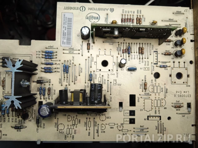 Ремонт платы стиральной машины Indesit. Ремонт платы стиральной машины Indesit.